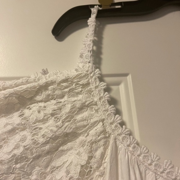 Baci Lace Cold Shoulder mini Dress Top - Picture 10 of 13